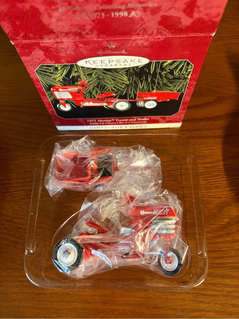 🌟NIB🌟 Hallmark Keepsake 1955 Murray Tractor and Trailer Ornament - Red